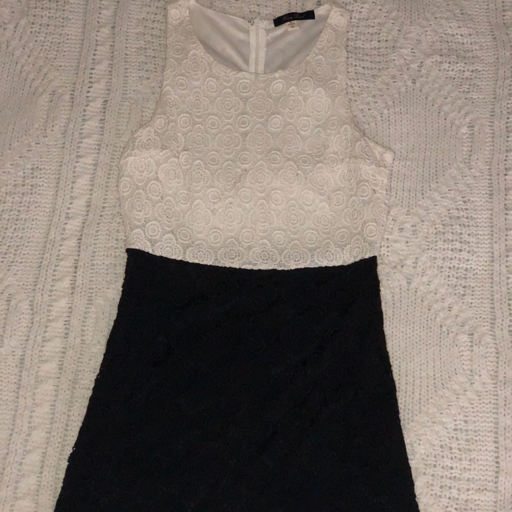 Black/white dress